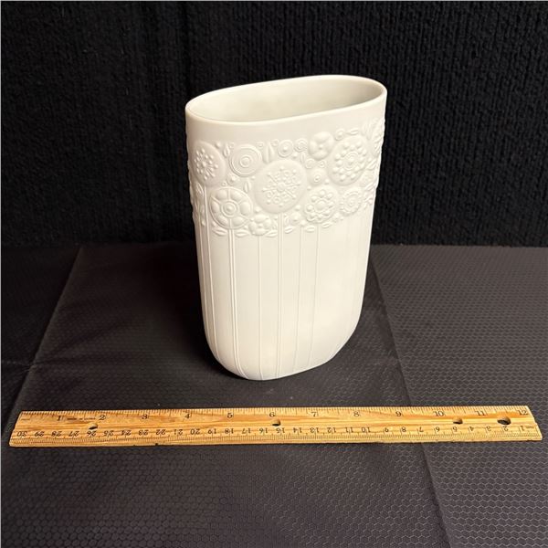 ROSENTHAL / BJORN WIINBLAD - OVAL VASE