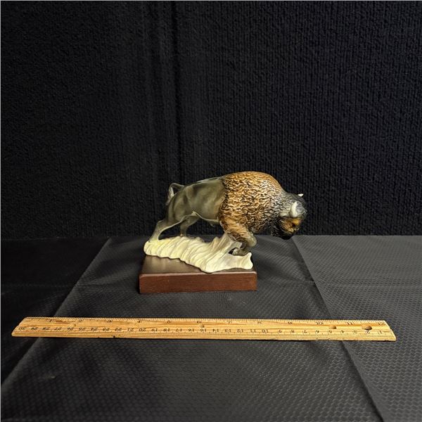 GOEBEL - BUFFALO FIGURE