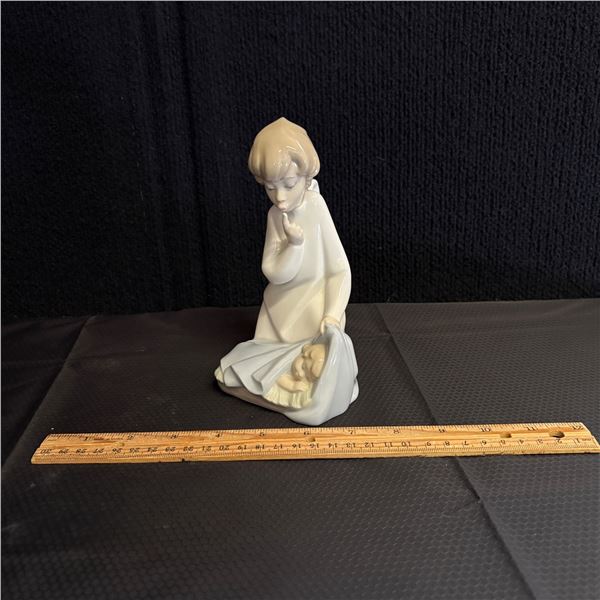 LLADRO - ANGEL WITH BABY FIGURE