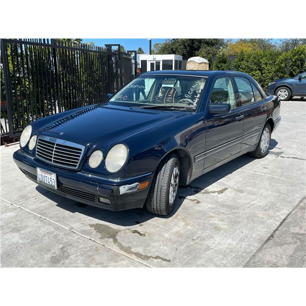 MERZ E320 1999 T-DONATION