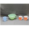 Image 5 : Lot of 4 PYREX Blue Delphite, Fire King Jadeite Batter Bowl and 2 MCM Mid Century Orange Milk Glass