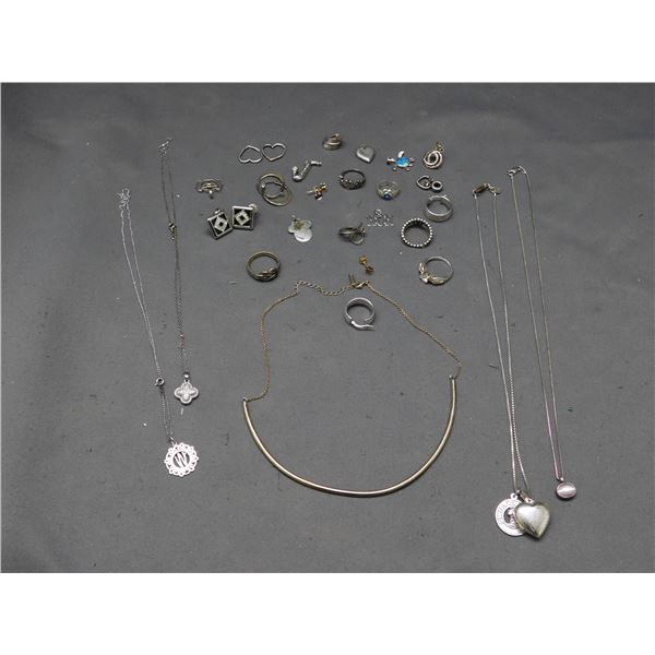Approx 85grams of Sterling / 925 Silver Jewelry Necklaces, Rings
