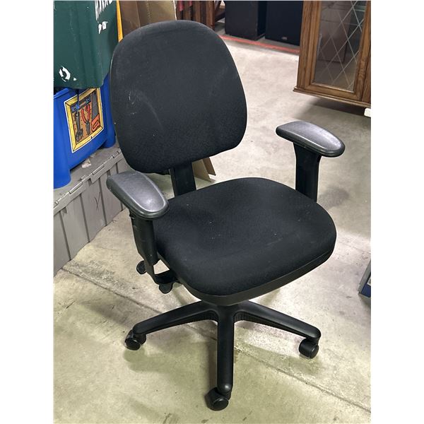 Simple Black Rolling Office Chair