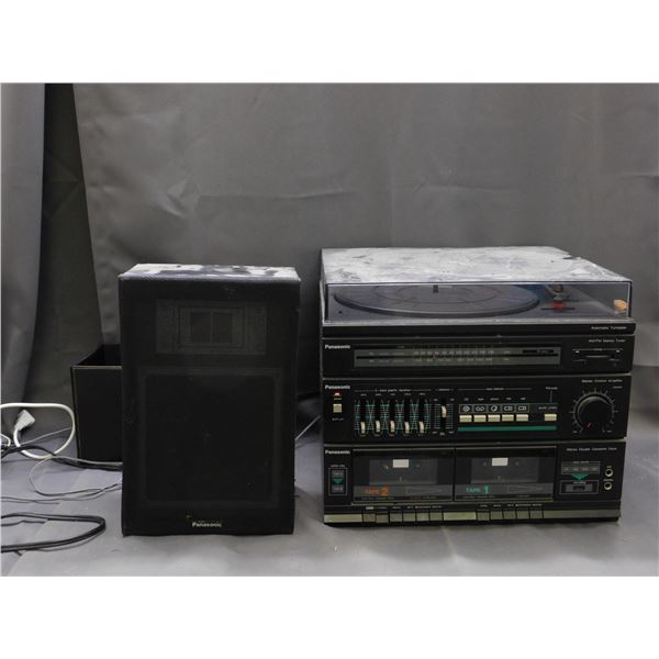 Panasonic Turntable AM FM Radio, Tape Player and 1 Speaker