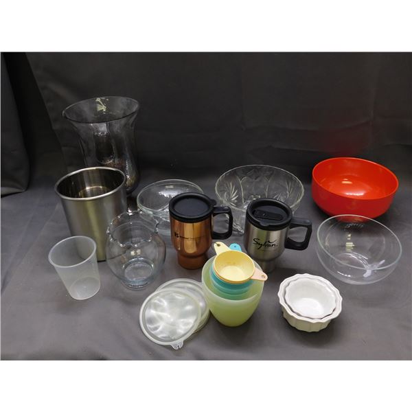 Lot of Assorted Kitchen Items