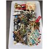 Image 1 : Tray of Assorted Vintage Costume Jewelry