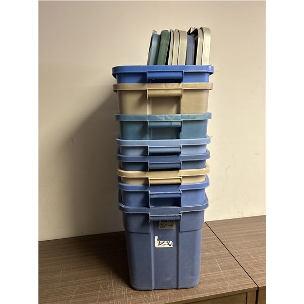 8 Storage Totes Rubbermaid with Lids