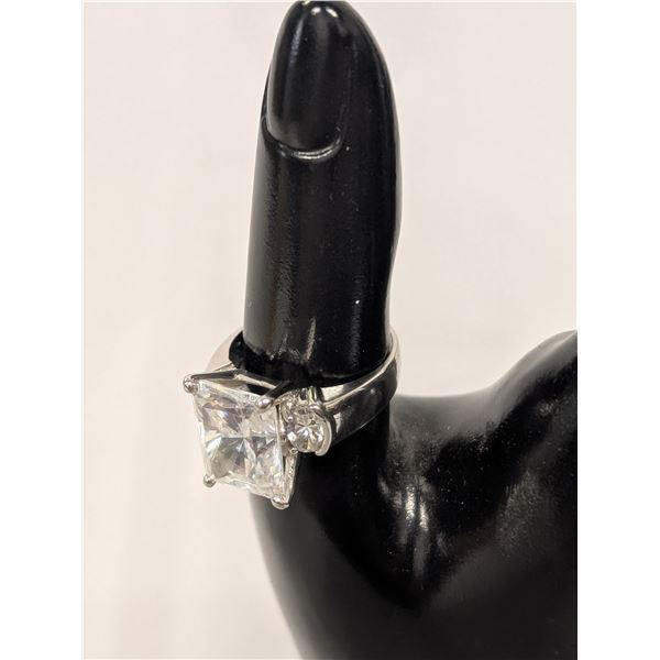 14k White Gold Ring CZ Size 8