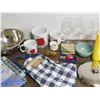 Image 3 : LARGE LOT End of the Run Kitchen & Household Items