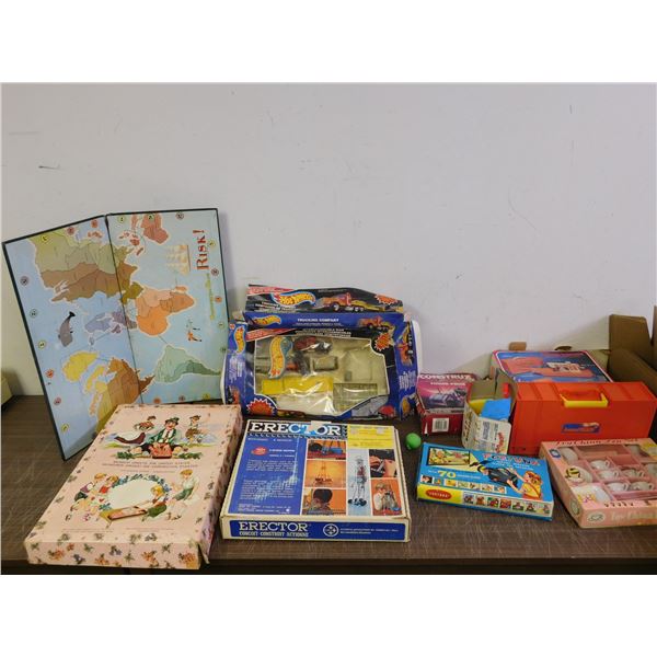 Large Lot of Vintage Toys 1940s - 80s CONSTRUX, Erector, Tea Set, Projector, Sewing Machine, etc