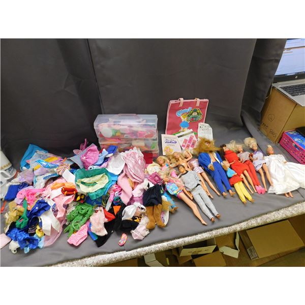 Lot of Vintage Barbie Dolls, Clothes and Accessories circa 80s