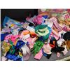 Image 4 : Lot of Vintage Barbie Dolls, Clothes and Accessories circa 80s
