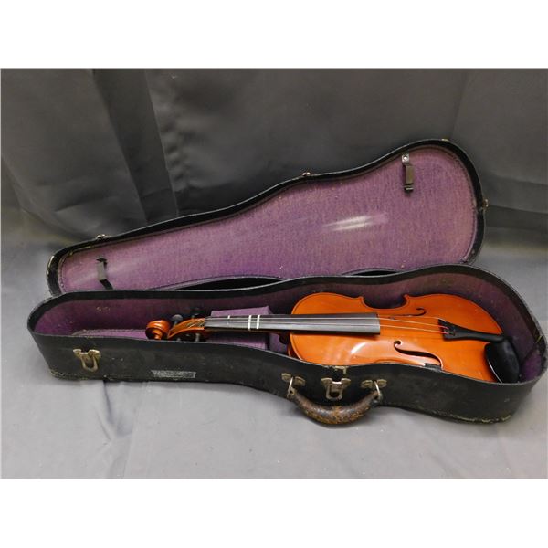 William Lewis The Lewis Made in Germany Model 100 3/4 Violin w Case (no bow)