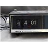 Image 2 : Sony Solid State Digimatic Alarm Flip-Clock Radio Model TFM-C590W