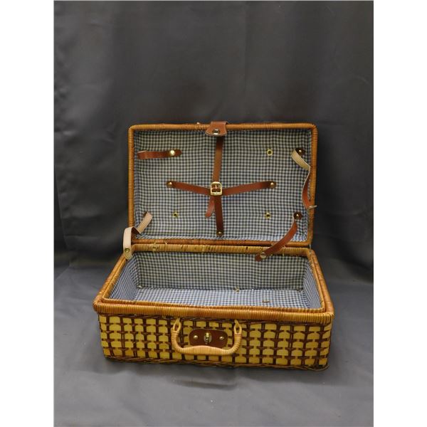 Vintage Wicker Picnic Basket