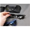 Image 7 : 3 Pairs of Sunglasses Ray Ban w Cases and Vuarnet