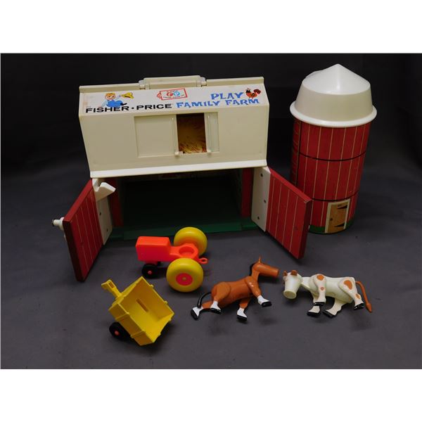 Vintage Fisher Price Family Farm (complete)