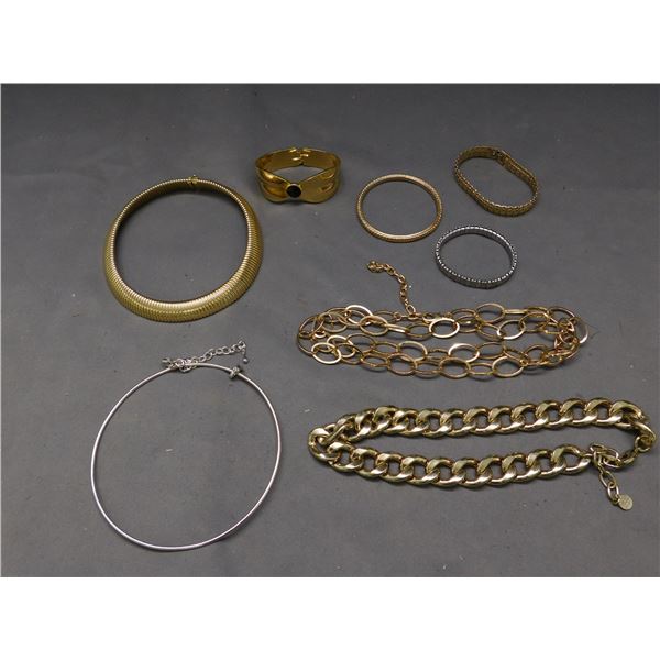 Vintage Contemporary Gold Tone Jewelry 8pcs Crown Trifari, Joan Rivers, Graziano