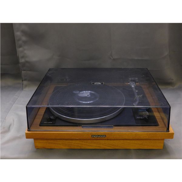 Vintage Pioneer Stereo Turntable Model PL-A35 Record Player *for parts repair*