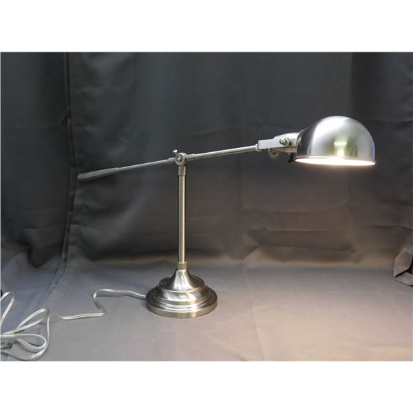 Adjustable Metal Office Table Lamp *works*