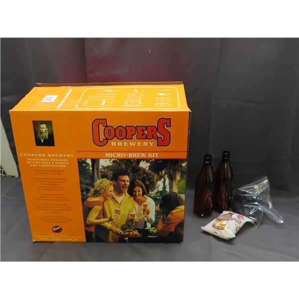 Coopers Micro Brewery Kit (Plastic Bottles, Caps Only. Missing Brewing Supplies)