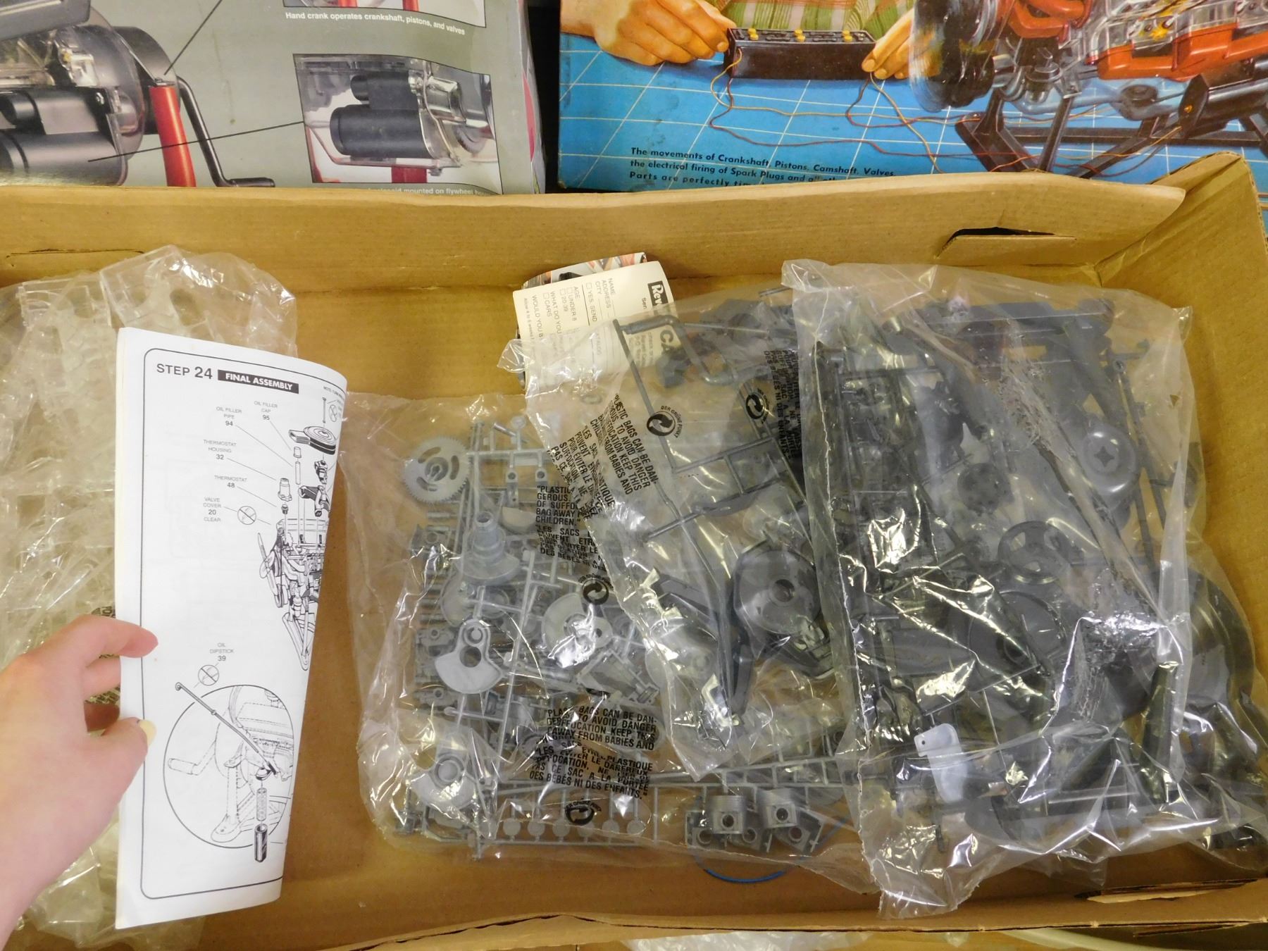 Renwall Revell 1/4 Scale Visible V8 Engine and Renwall Visible V8 Box