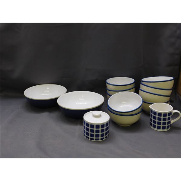 Lot of 15pcs Blue and White Serving Ware Bowls Large and Small, Cream and Sugar