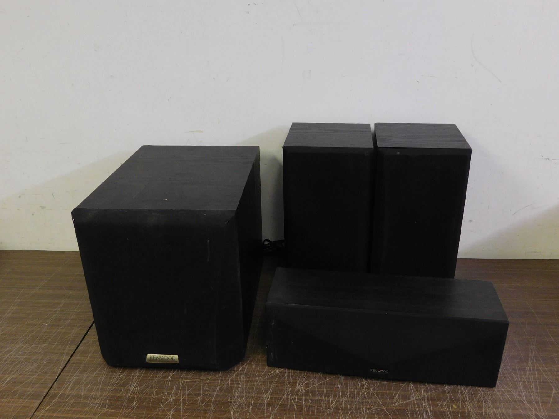 Kenwood CRS-15 Speakers + Center Speaker TESTED 8 Ohm 40 Watt max Kenwood CRS-15 Speakers + Center Speaker TESTED 8 Ohm 40 Watt max