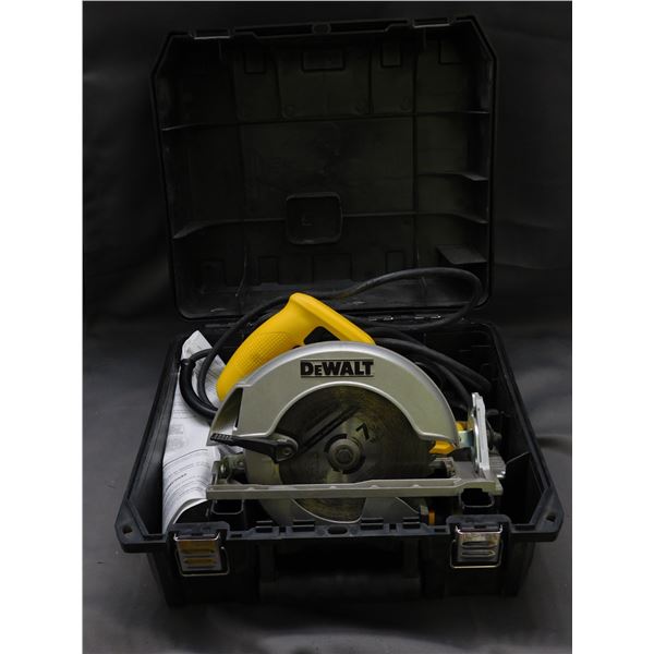 DeWalt DW368 7 1/4" Circular Saw Electric w Extra Blade and Case