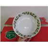 Image 2 : 45pc Noel Christmas Porcelain Dinner Set NOS