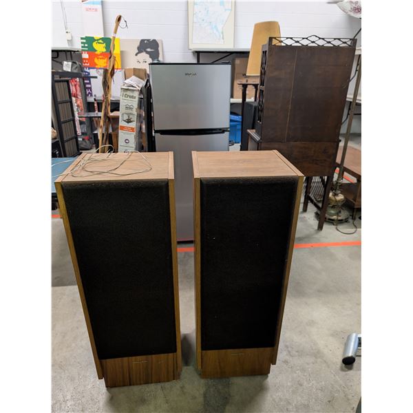 Pair of Realistic Optimus T-100 Floor Speakers
