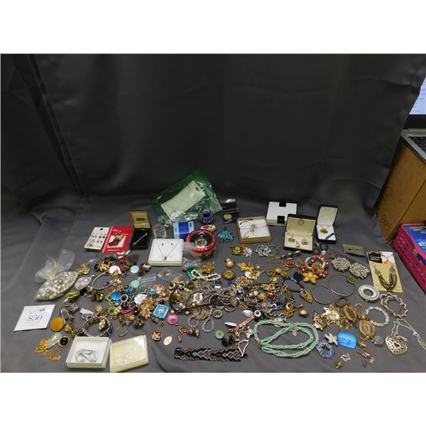 Lot of Assorted Costume Fashion Jewelry