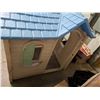 Image 4 : Little Tikes Country Cottage Childs House Backyard