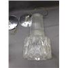 Image 2 : Vintage MCM Retro Reed Glass Hanging Ceiling Lights