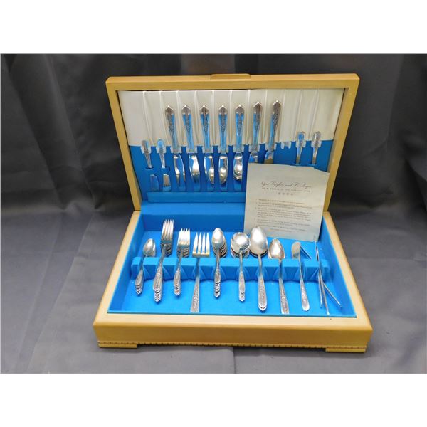 The Nobility Club Flatware Silverware Cutlery Set in Presentation Box w Certificate