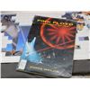 Image 2 : Pink Floyd The Wall LP 36183 VG, Inflatable Hammer from Wpg. Concert, book