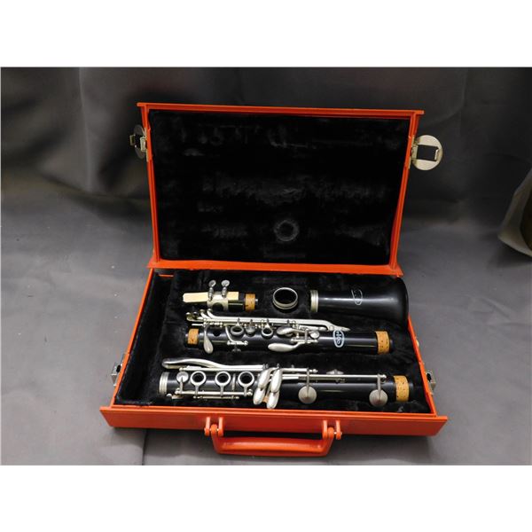 Vito Clarinet in Case