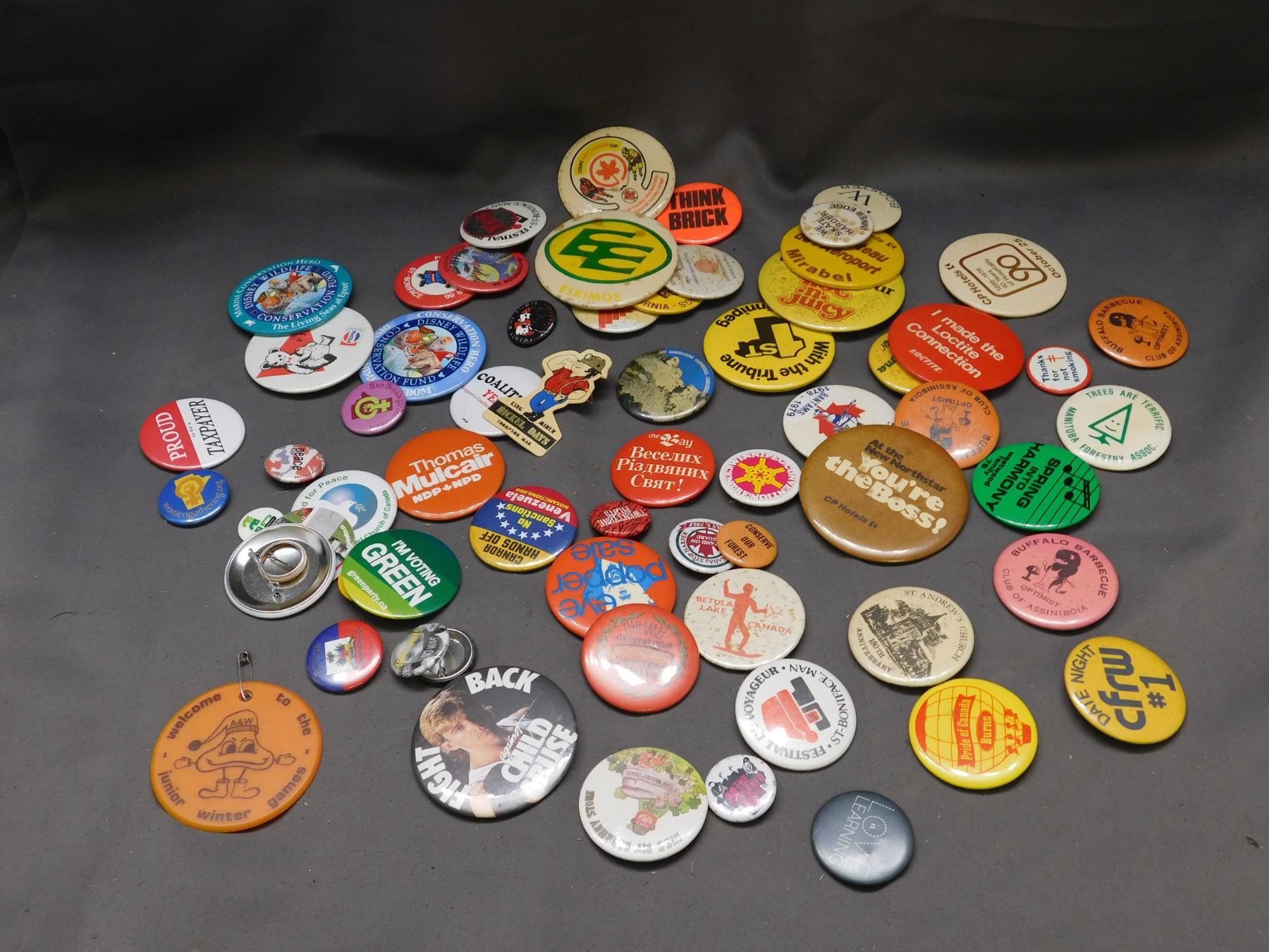 Lot of Assorted Advertising Buttons Pinbacks