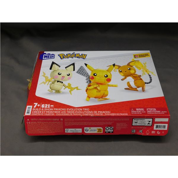 MEGA BLOKS Pikachu Build and Show Trio  + Charizard