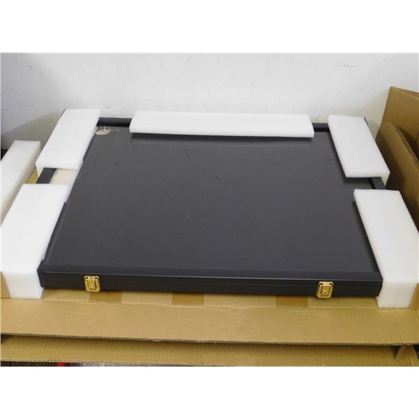 Tabletop Glass Showcase for Dealer / Market / Tradeshow 31" x 23" x 2"