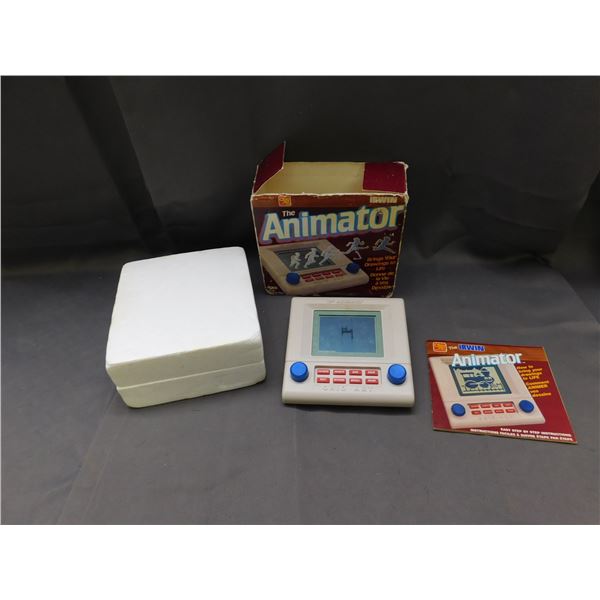 Irwin The Animator Kids Etch-A-Sketch Learning Toy
