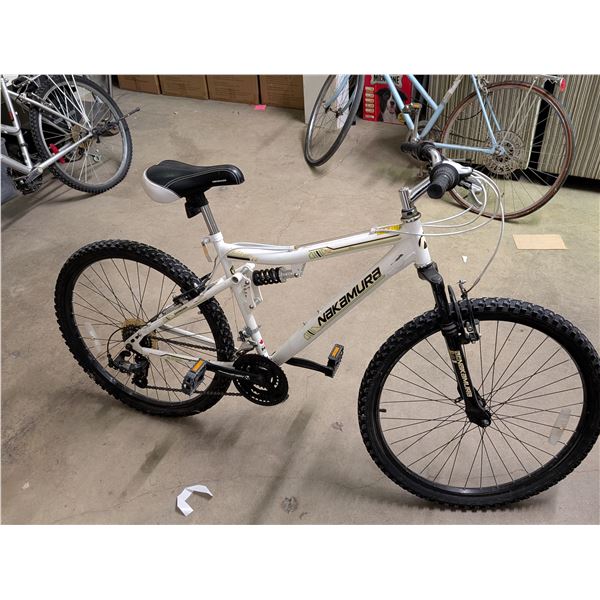 Nakamura Solano 4.4 17" 18 Speed Bicycle