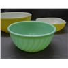 Image 2 : Lot of 2 Pyrex Yellow Mixing Bowls and 1 Fire King Jadeite Bowl