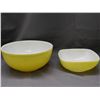 Image 3 : Lot of 2 Pyrex Yellow Mixing Bowls and 1 Fire King Jadeite Bowl