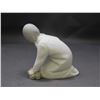 Image 2 : Lladro Little Girl with Slippers 4523