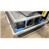 Image 2 : MARTIN MAC 2000 WASH TITANIUM COMMERCIAL PRODUCTION MULTI LIGHT IN ROAD CASE