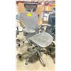 Image 2 : HERMAN MILLER POSTURE AERON BLACK SIZE B MULTI LEVER ADJUSTABLE TASK CHAIR