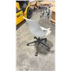 Image 2 : STEELCASE 480130 GREY PLASTIC PRE FORMED GAS LIFT MOBILE TASK CHAIR
