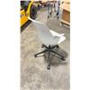 Image 2 : STEELCASE 480130 GREY PLASTIC PRE FORMED GAS LIFT MOBILE TASK CHAIR
