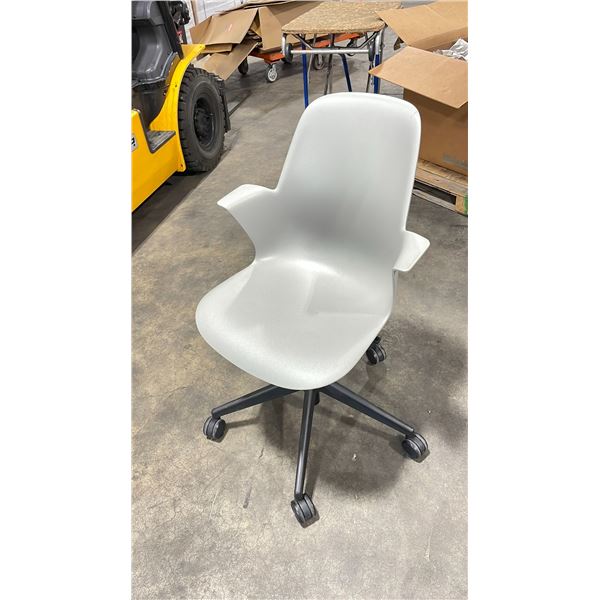 STEELCASE 480130 GREY PLASTIC PRE FORMED GAS LIFT MOBILE TASK CHAIR